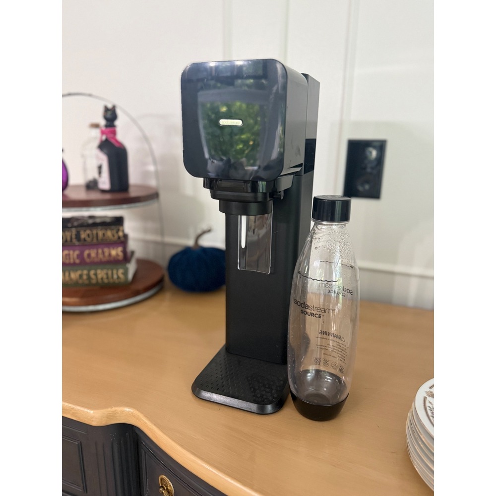 SodaStream Source Sparkling Water Maker Black Carbonated Soda Machine w/ Bottle